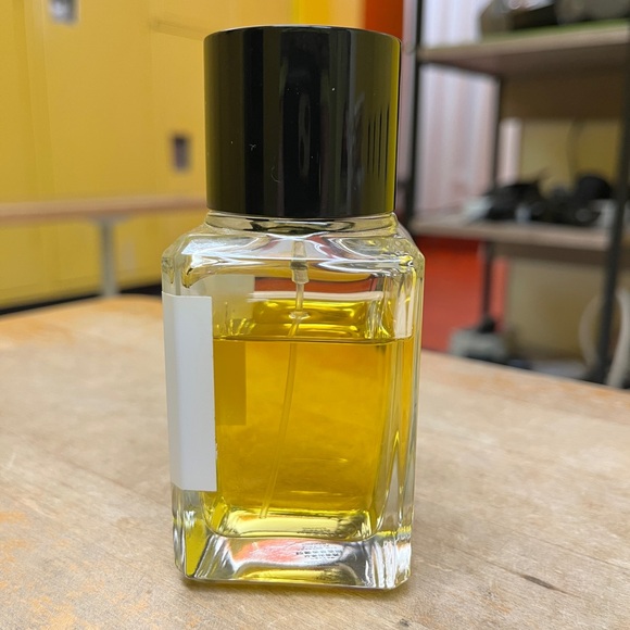 Vanilla Powder Perfume - Picture 3 of 4